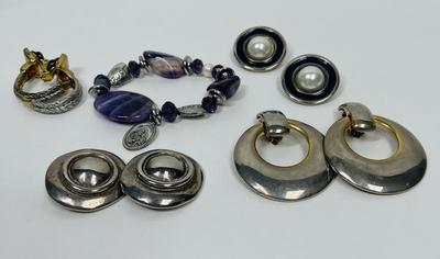 Lot of 5 piece of jewelry - 4 Vintage Clip-on Earrings & 1 bracelet