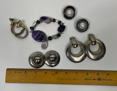 Lot of 5 piece of jewelry - 4 Vintage Clip-on Earrings & 1 bracelet