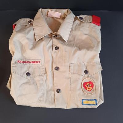 LOT 8: Collection of Vintage Boy Scout / Girl Scout Ephemera & More