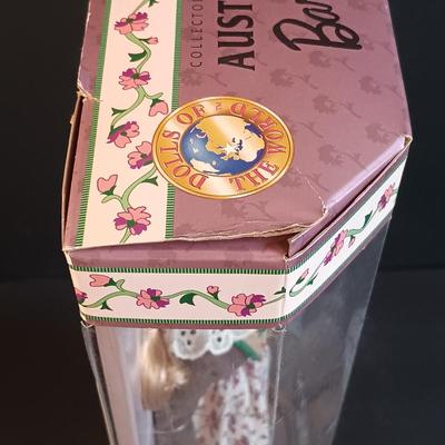 LOT 9: Set of 5 Barbie 'Dolls of the World' Collector's Edition Dolls