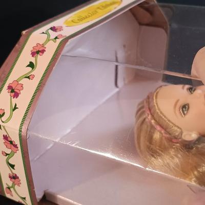 LOT 9: Set of 5 Barbie 'Dolls of the World' Collector's Edition Dolls