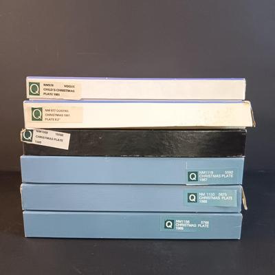 LOT 11: Vintage Wedgwood Christmas Collectible Plates