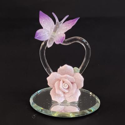 LOT 18: Vintage Framed Butterfly Taxidermy, Lily Alexander Signed Art Plate, Daher Tin & More