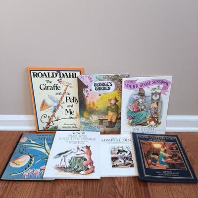 LOT 33: Vintage FurReal Interactive Toy Cat, Applause Raggedy Ann and Andy, Soft Classics Cat Plush & More