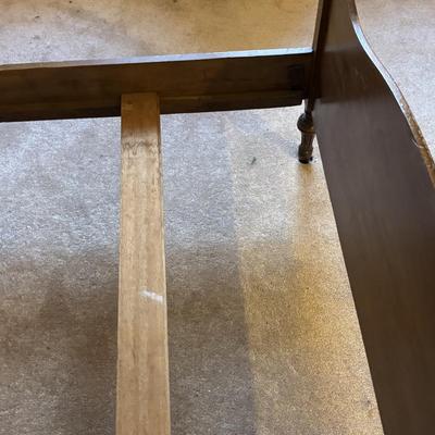 LOT 85: Vintage Bedroom Set: Bureau, Dresser w/Mirror, Head & Foot Board