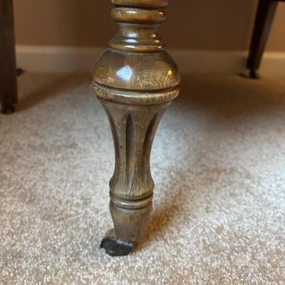 LOT 85: Vintage Bedroom Set: Bureau, Dresser w/Mirror, Head & Foot Board