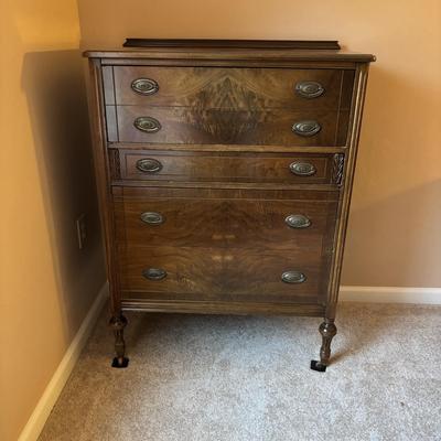 LOT 85: Vintage Bedroom Set: Bureau, Dresser w/Mirror, Head & Foot Board