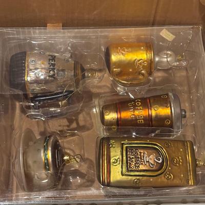 LOT 89: Basement Finds Holiday Ornaments & More