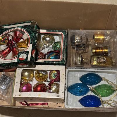 LOT 89: Basement Finds Holiday Ornaments & More