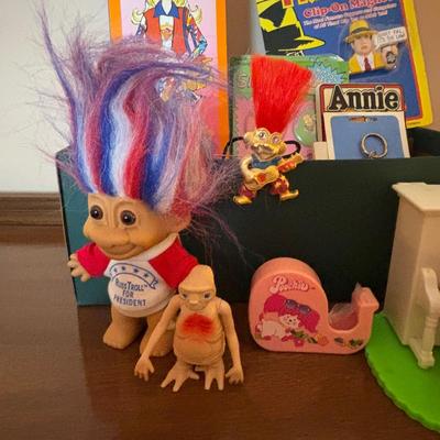LOT 94: Vintage/Fun Children's Toys: Cabbage Patch Kids Wind-Up Buggy, Kraft Barbie, Strawberry Shortcake, Trolls & More