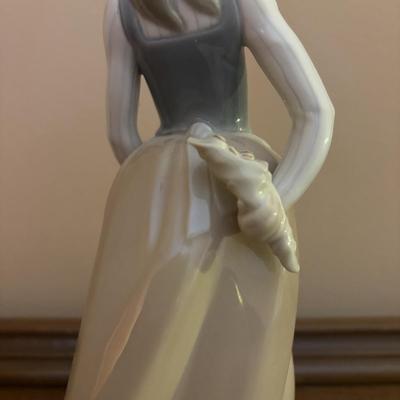 LOT 95: Lladro "Snails for the Ducks" Figure & "Little Duck" Figure