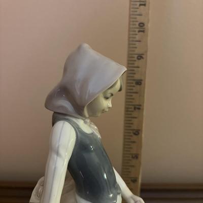 LOT 95: Lladro "Snails for the Ducks" Figure & "Little Duck" Figure