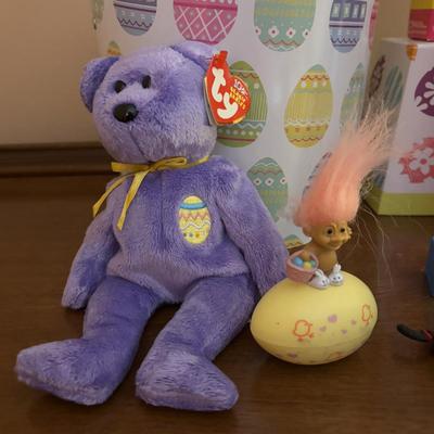 LOT 96: Happy Spring Collection: Beanie Babies, Barbie, Kelly Club, Kitty in My Pocket