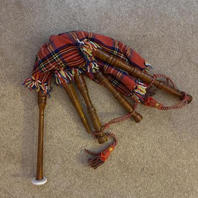 LOT 103: Scottish Bagpipe Chanter Kit, Junior Bagpipes, Tally Ho Scotty Dog Cardigan Sweater, Scottish Santa, & Knitted MacScarecrow...