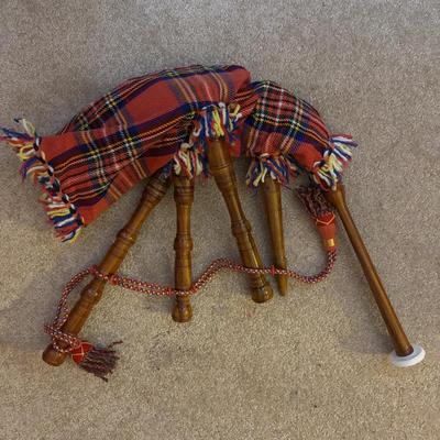 LOT 103: Scottish Bagpipe Chanter Kit, Junior Bagpipes, Tally Ho Scotty Dog Cardigan Sweater, Scottish Santa, & Knitted MacScarecrow...