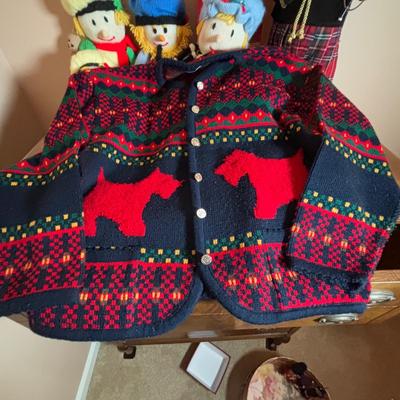 LOT 103: Scottish Bagpipe Chanter Kit, Junior Bagpipes, Tally Ho Scotty Dog Cardigan Sweater, Scottish Santa, & Knitted MacScarecrow...
