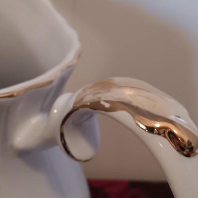 LOT 187: Royal Albert Old Country Roses China Pitcher and Basin