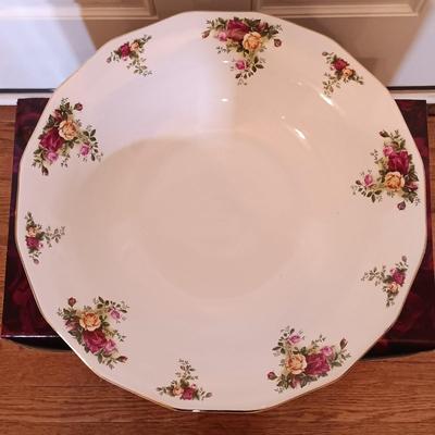 LOT 187: Royal Albert Old Country Roses China Pitcher and Basin
