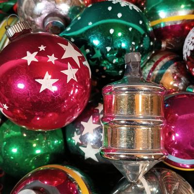 LOT 188: Collection of Vintage Christmas Glass Bulbs - Shiny Brites and More