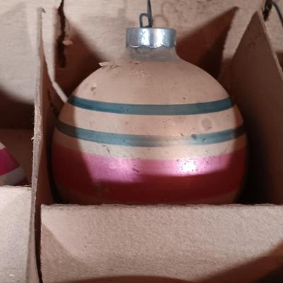 LOT 188: Collection of Vintage Christmas Glass Bulbs - Shiny Brites and More