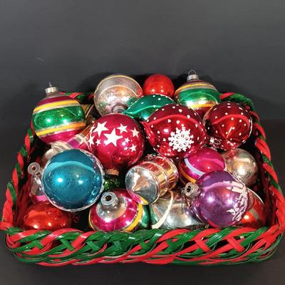 LOT 188: Collection of Vintage Christmas Glass Bulbs - Shiny Brites and More