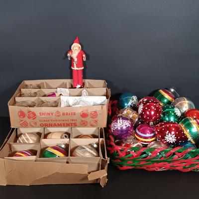 LOT 188: Collection of Vintage Christmas Glass Bulbs - Shiny Brites and More