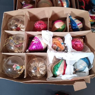 LOT 188: Collection of Vintage Christmas Glass Bulbs - Shiny Brites and More