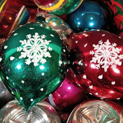 LOT 188: Collection of Vintage Christmas Glass Bulbs - Shiny Brites and More