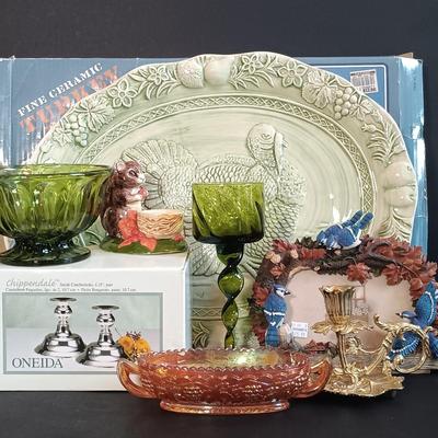 LOT 191: Harvest Themed Kitchenware and Home Decor