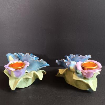 LOT 194: Royal Albert Moonlight Rose Rosebud Candle Holders, Lillian Vernon Porcelain Red Rose & Porcelain Yellow Rose Marked 1999 YH