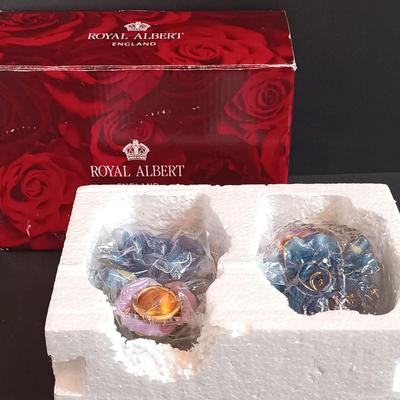 LOT 194: Royal Albert Moonlight Rose Rosebud Candle Holders, Lillian Vernon Porcelain Red Rose & Porcelain Yellow Rose Marked 1999 YH