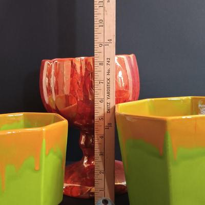 LOT 196: Vintage Art Pottery, Pol-O-Craft Nail Art & More