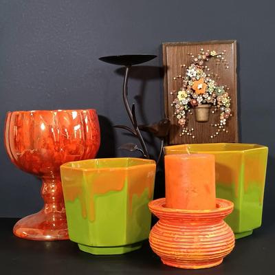 LOT 196: Vintage Art Pottery, Pol-O-Craft Nail Art & More