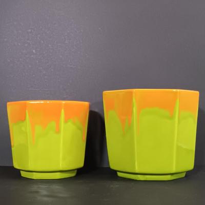 LOT 196: Vintage Art Pottery, Pol-O-Craft Nail Art & More