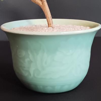 LOT 200: Bambergers Stone Pink Floral Bonsai Tree with Small Art Plates