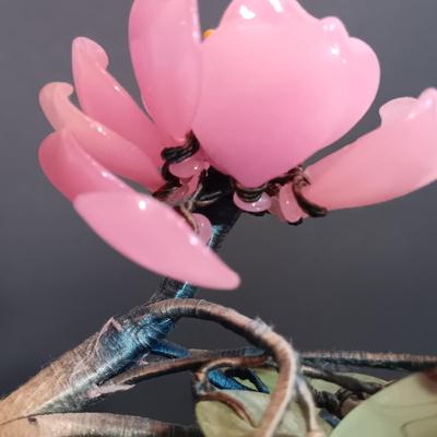 LOT 200: Bambergers Stone Pink Floral Bonsai Tree with Small Art Plates
