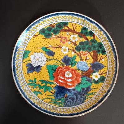 LOT 200: Bambergers Stone Pink Floral Bonsai Tree with Small Art Plates