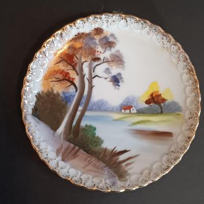 LOT 200: Bambergers Stone Pink Floral Bonsai Tree with Small Art Plates