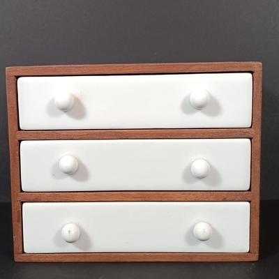 LOT 202: Gallaway Crystal Shamrock Clock, Art Glass Vases, Gold Plated and Crystal Pig & More