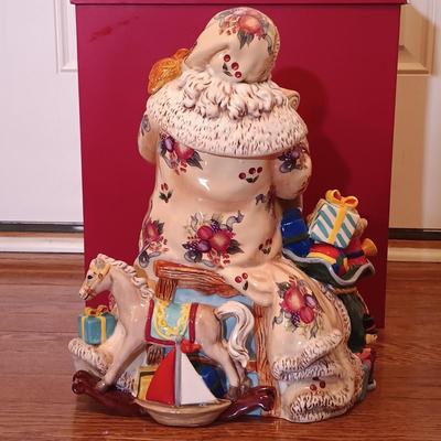 LOT 203: Waterford Holiday Heirlooms Georgian Santa Cookie Jar