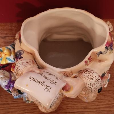 LOT 203: Waterford Holiday Heirlooms Georgian Santa Cookie Jar