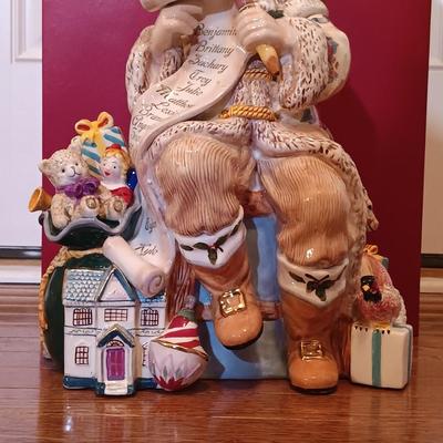 LOT 203: Waterford Holiday Heirlooms Georgian Santa Cookie Jar