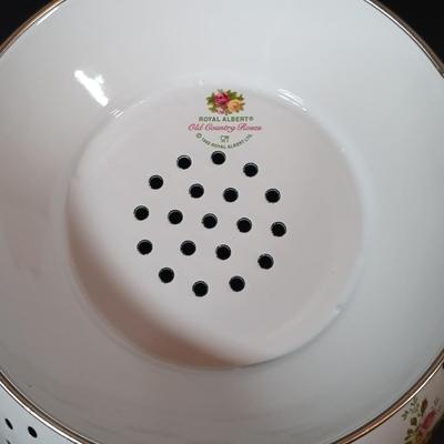 LOT 205: Royal Doulton Old Country Rose Tile Tray and Trivet, Royal Albert Holiday Chip and Dip Plate and Colander