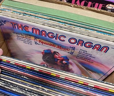 Three boxes, 140+ records, vintage vinyl, albums, mostly old and music and organ music