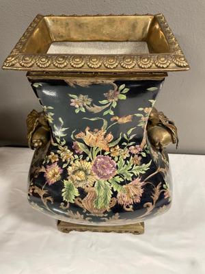 Beautiful Castilian 15” tall black floral vase