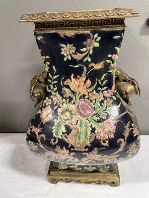 Beautiful Castilian 15” tall black floral vase
