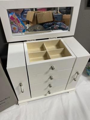White jewelry Box
