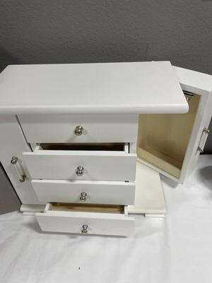 White jewelry Box