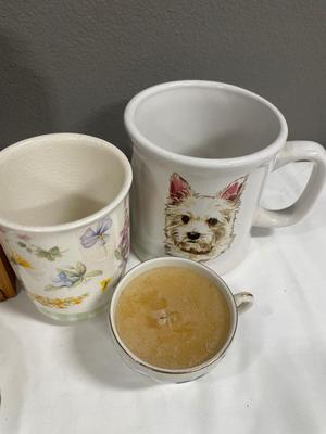 Wood bolder with decorative cups
