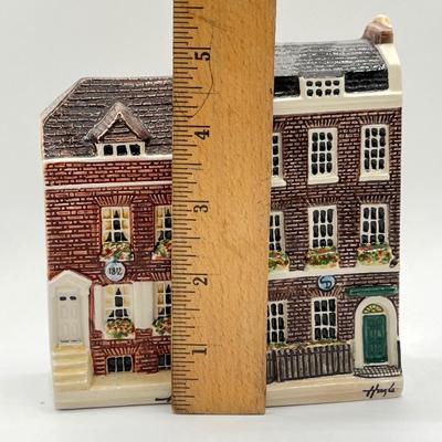 LOT 202K: Hazle Ceramics Dickens - Ye Olde Curiosity Shoppe and More